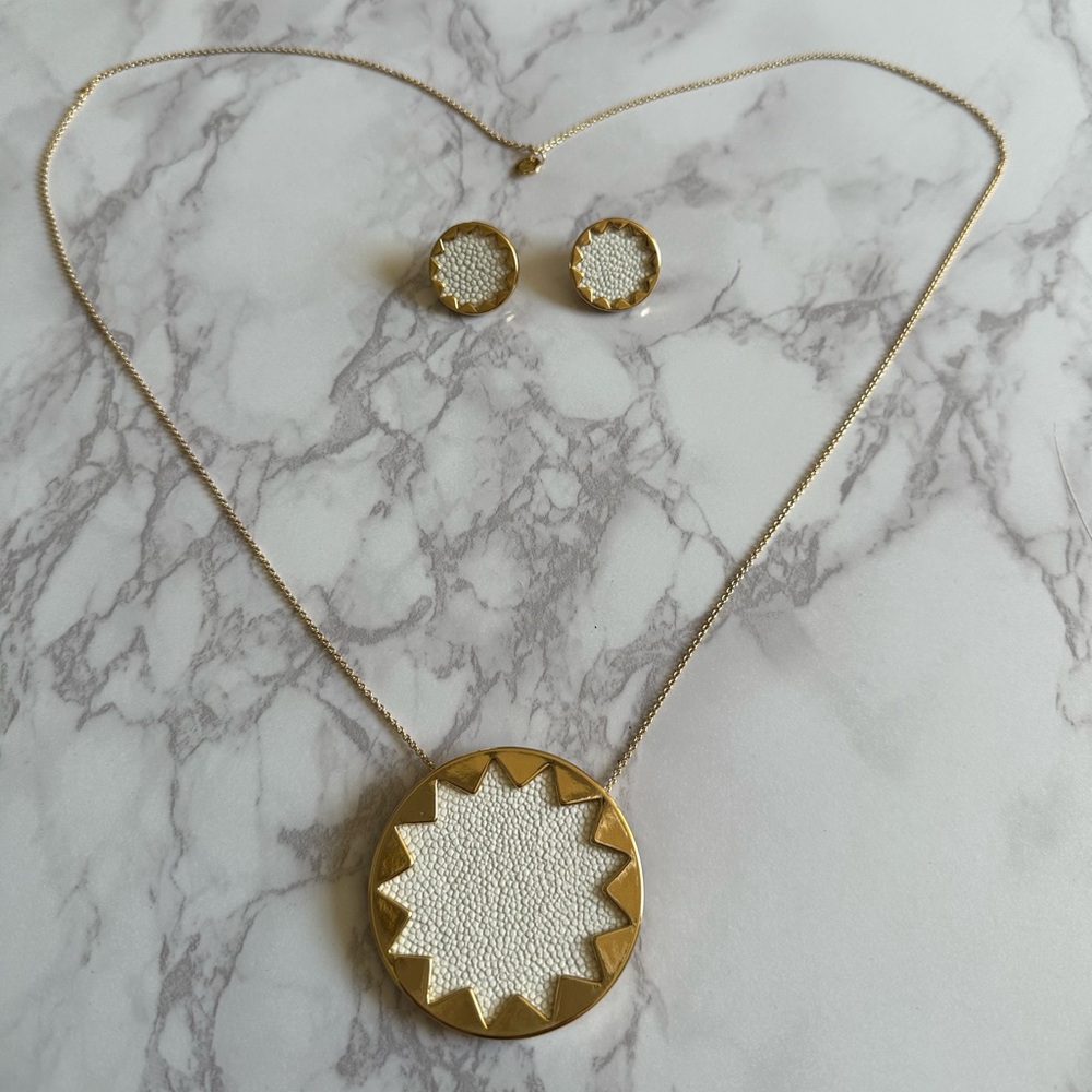 House of Harlow 1960 Gold and White Sunburst Necklace Set (necklace & earrings)